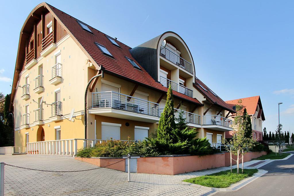 Hévíz Good Luck Apartment מראה חיצוני תמונה